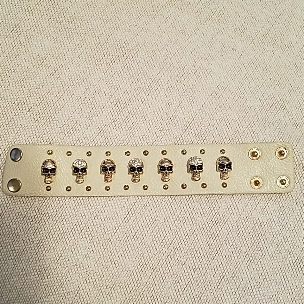 Skull head bracelet